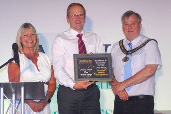 Lonsdale Wealth Management Ringwood office win customer service award